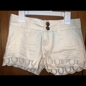 Super cute BKE cream shorts NWT